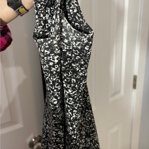 EUC Calvin Klein Abstract Animal / Floral Print Sheath Dress size 2 - Picture 7 of 8